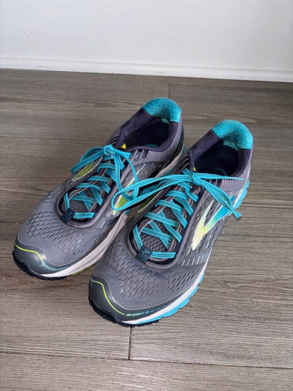 Brooks Ghost 9 Women's Size 9.5 Running Shoes